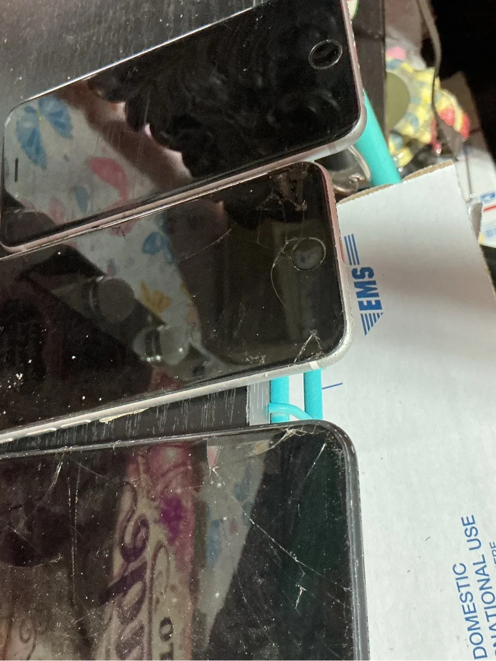 4 broken iPhones 4 broken iPhones see pictures pictures